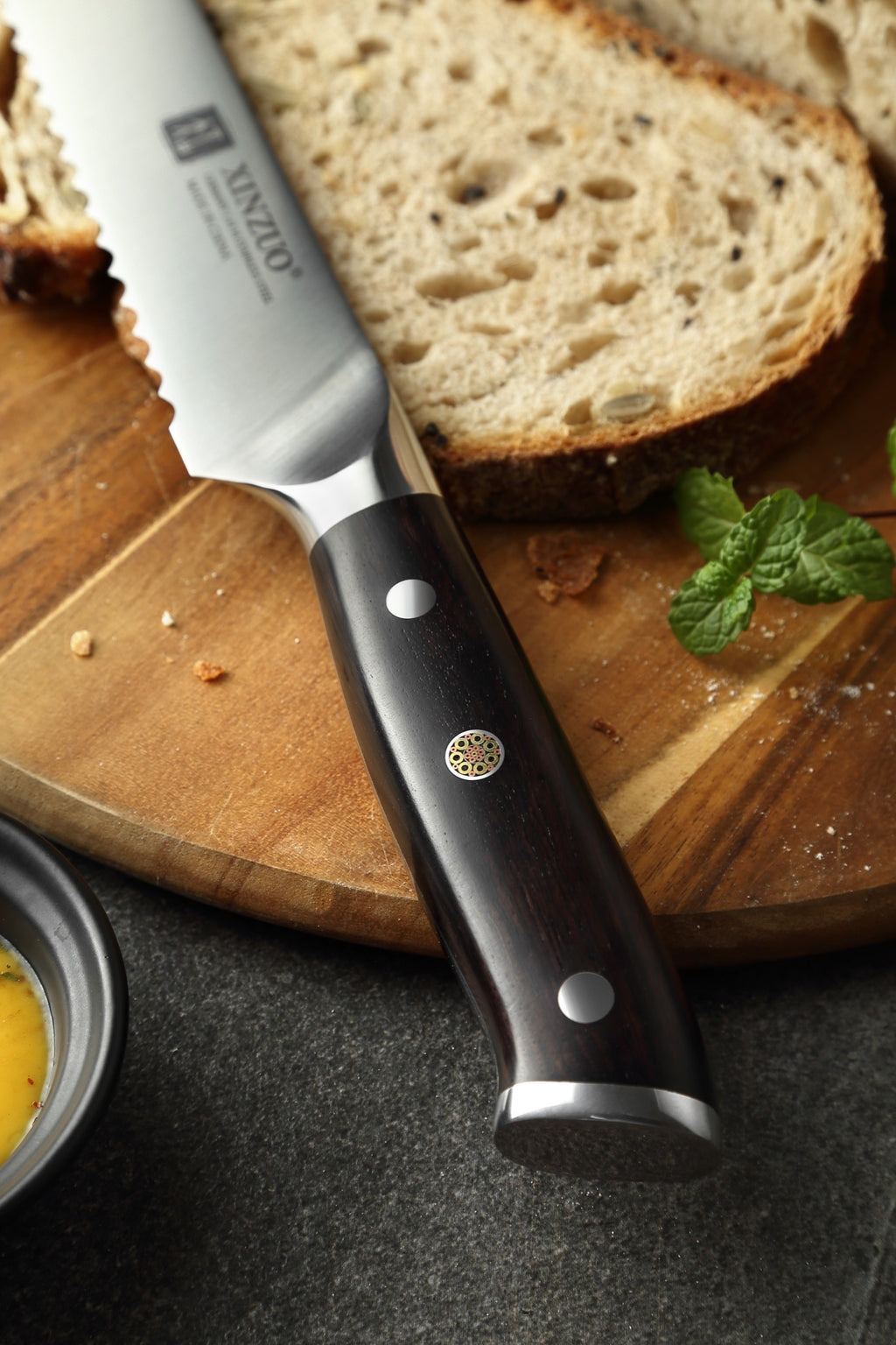 Cuchillo de Pan 23 cm · Yu Acero Alemán