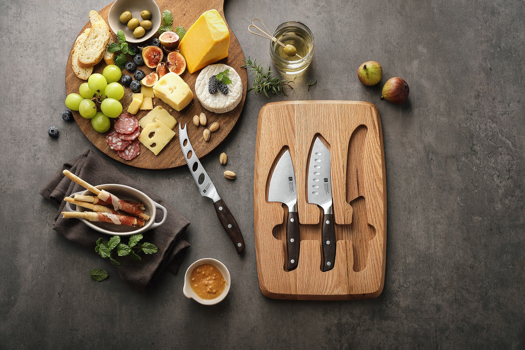 Set de Quesos: 3 cuchillos y tabla de roble · Zhi Acero Alemán