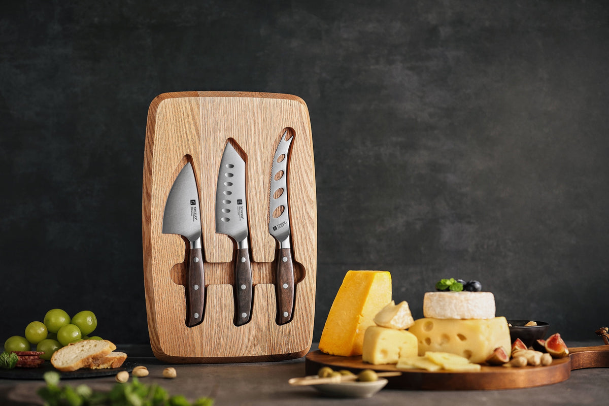 Set de Quesos: 3 cuchillos y tabla de roble · Zhi Acero Alemán